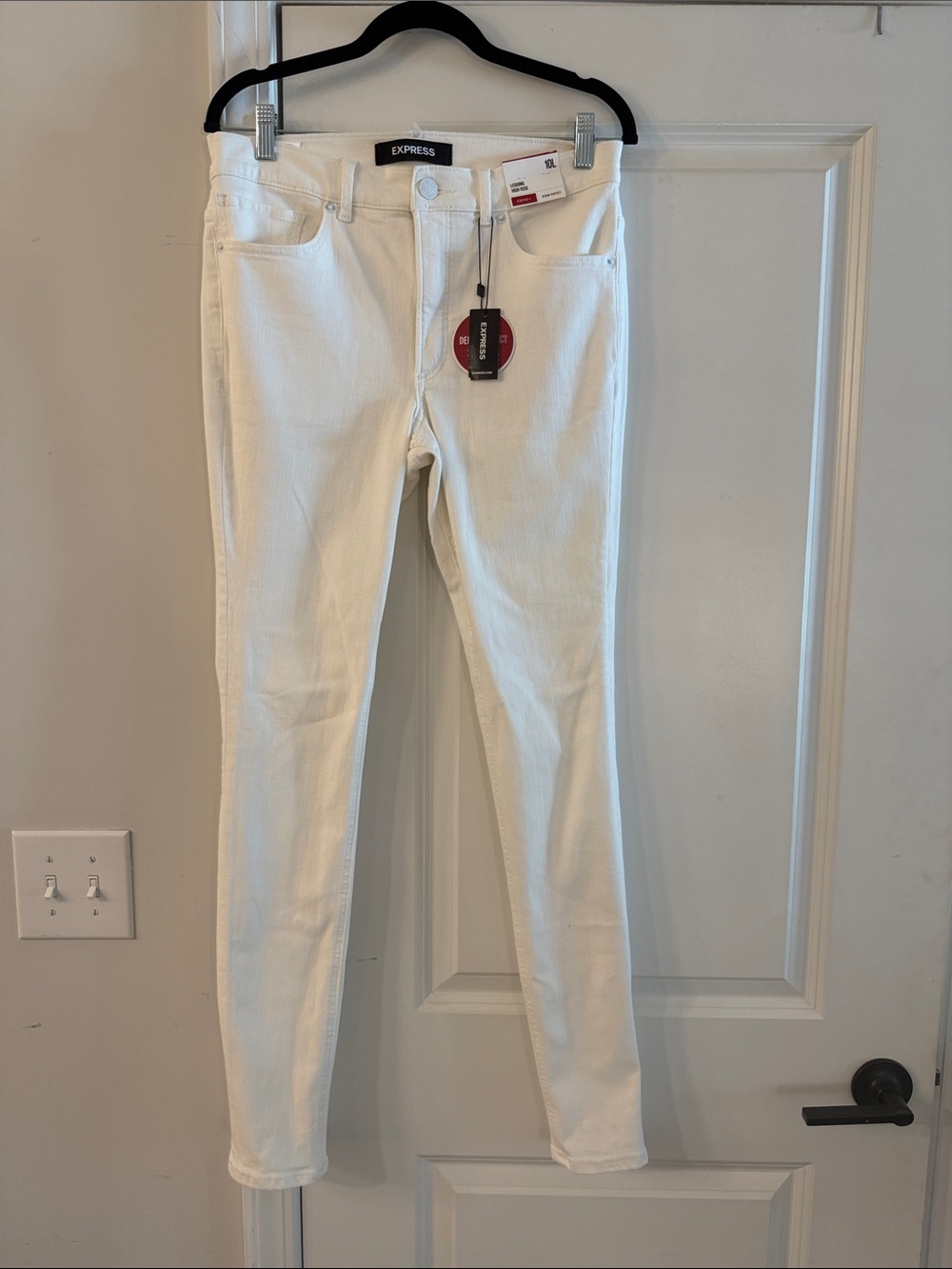 Express Women's White Skinny Jeans - Classic Stretch size 10 Long